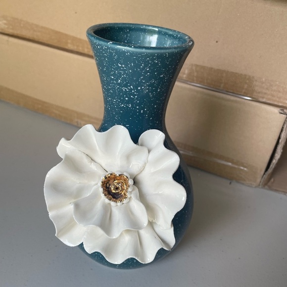 NWT Anthropologie Ceramic Bloom Vase - Picture 3 of 10